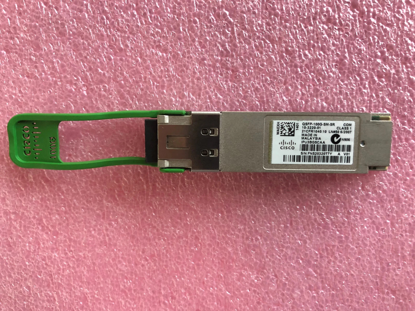 Cisco QSFP-100G-SM-SR Transceiver Image of Cisco QSFP-100G-SM-SR Transceiver
