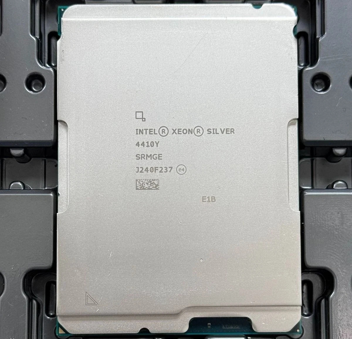 Intel Xeon Silver 4410Y Server Processor (2S 2.0GHz 12Core 30MB 150W DDR5 LGA-4677)